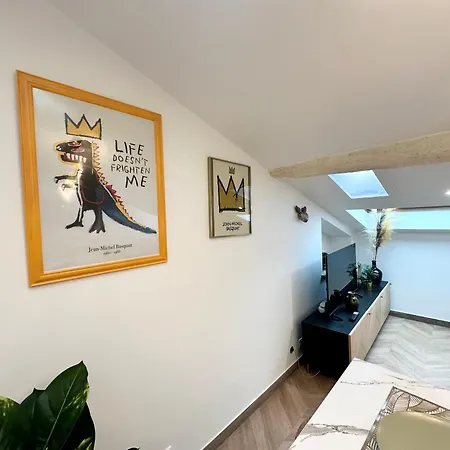Elegant Mansarde-place Du Pin דירה *