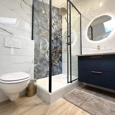 Elegant Mansarde-place Du Pin Appartement Nice