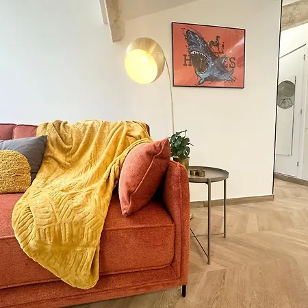 Apartment Elegant Mansarde-place Du Pin *