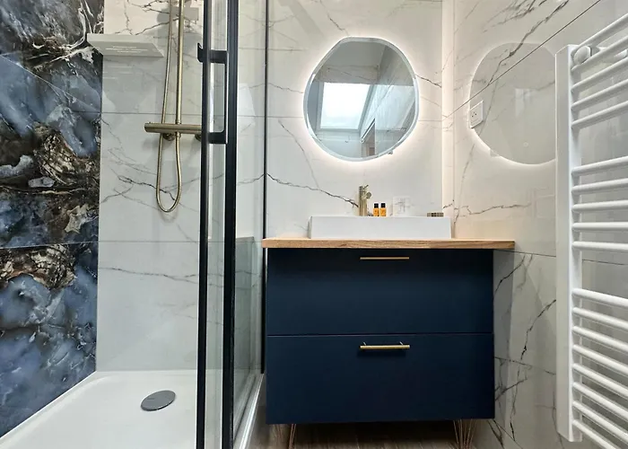 Apartman Elegant Mansarde-place Du Pin Nizza
