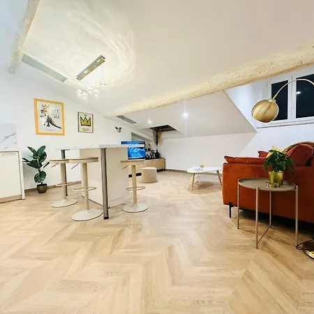 Elegant Mansarde-place Du Pin Apartman Nizza