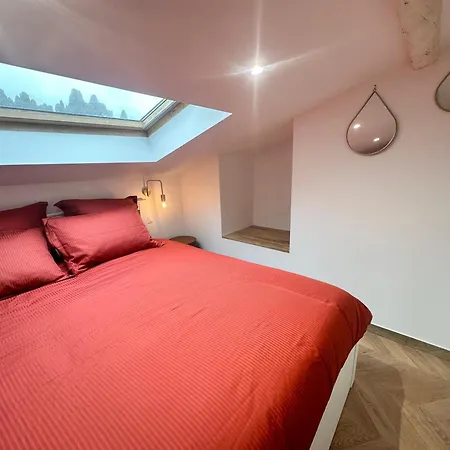 Apartman Elegant Mansarde-place Du Pin Nizza