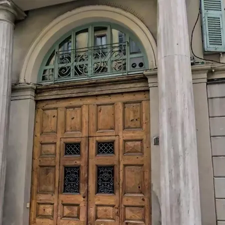 Elegant Mansarde-place Du Pin Apartman Nizza