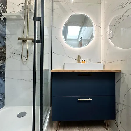 Apartman Elegant Mansarde-place Du Pin Nizza